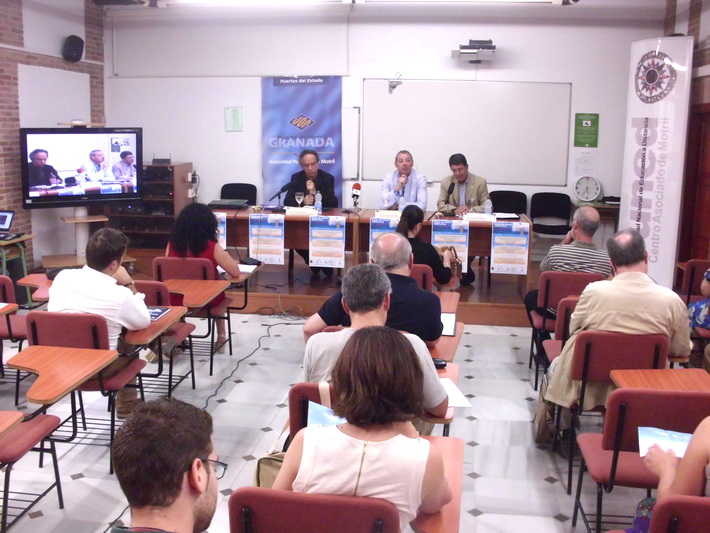 Motril se convierte en el epicentro nacional del debate sobre la pol�tica actual y la Constituci�n